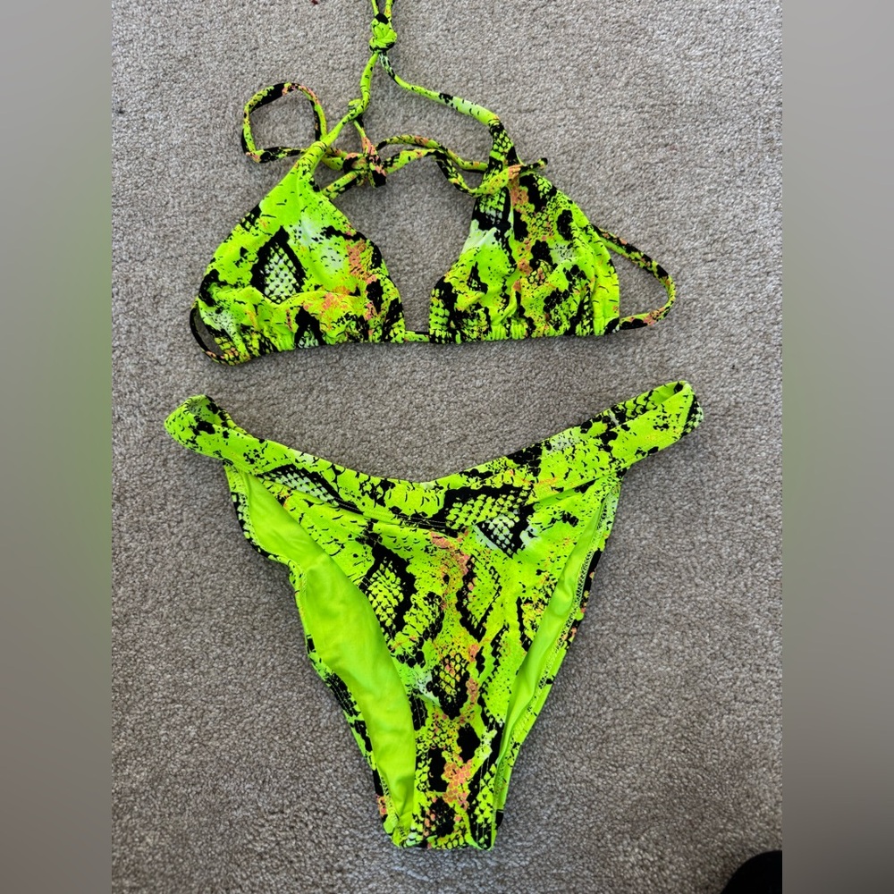 ASOS Neon bikini set - Picture 7 of 17
